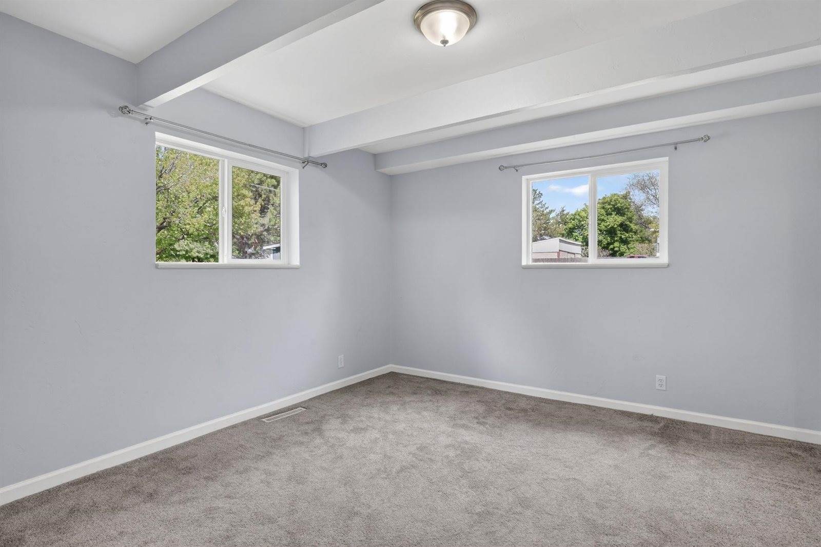 3795 E Sunnyside Road, Ammon, ID 83406