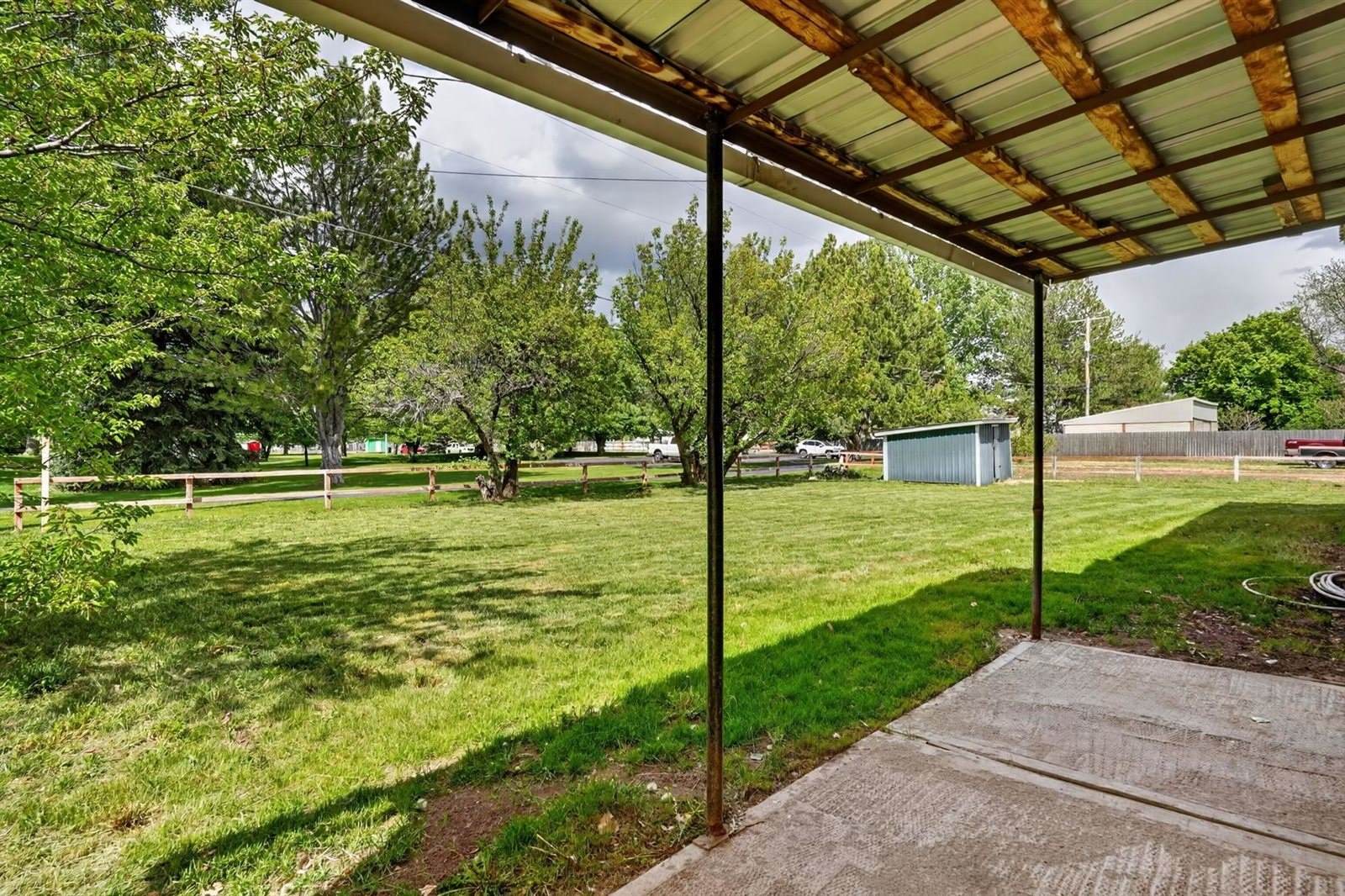 3795 E Sunnyside Road, Ammon, ID 83406