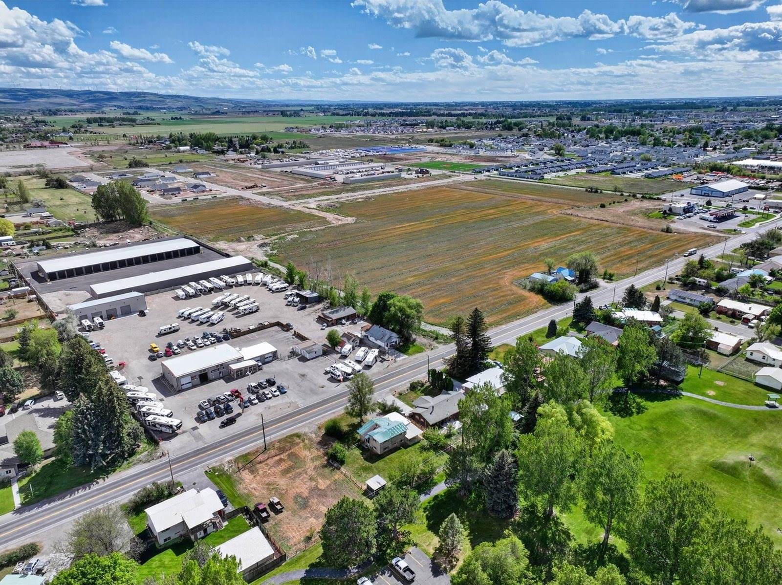 3795 E Sunnyside Road, Ammon, ID 83406