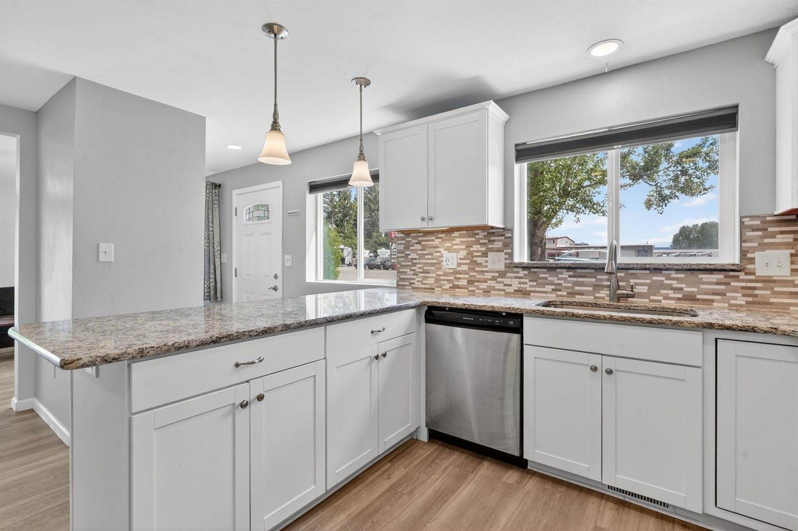 3795 E Sunnyside Road, Ammon, ID 83406