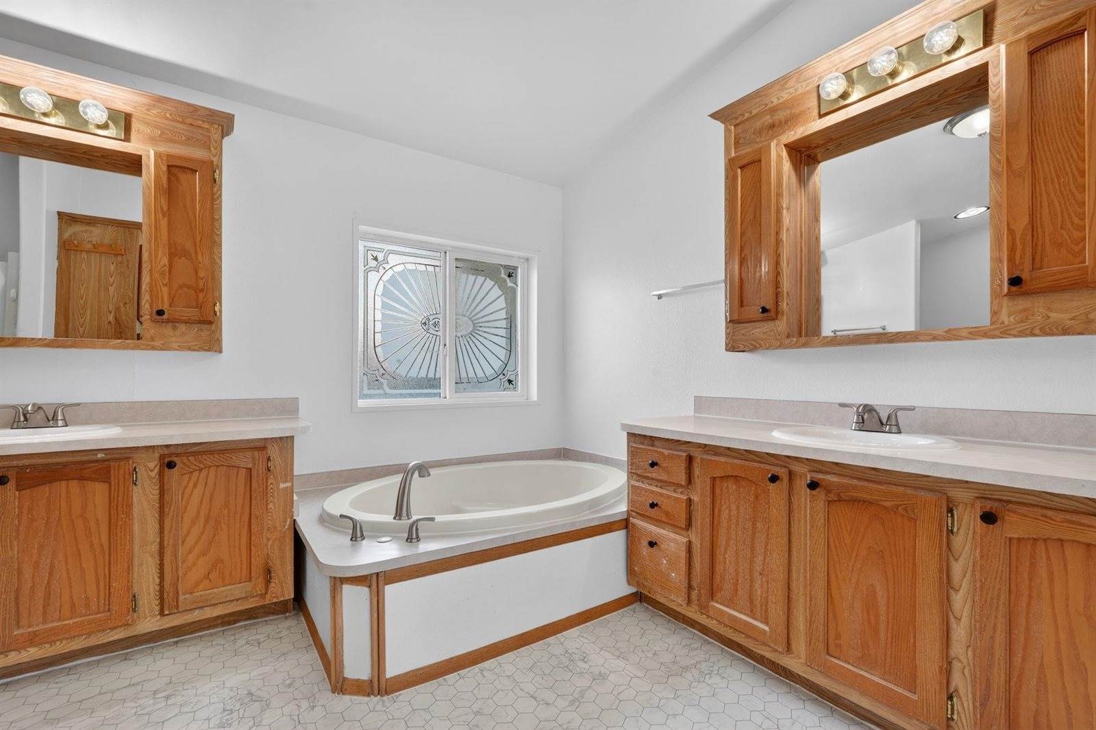 420 Johnson Street, American Falls, ID 83211