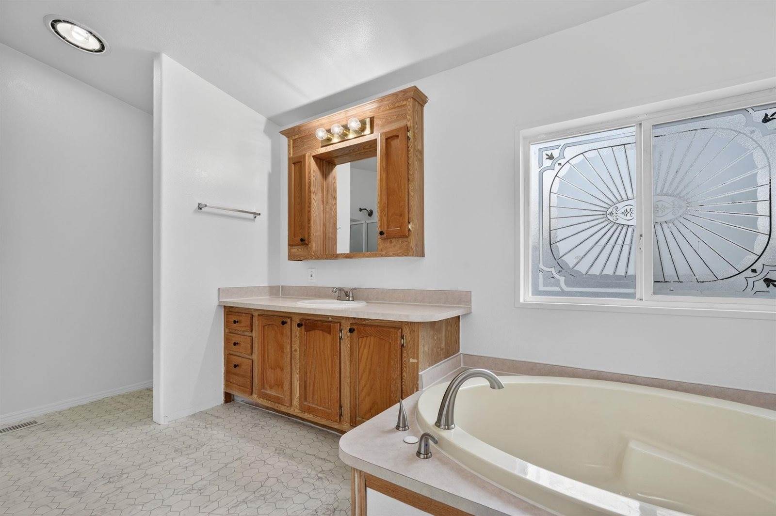 420 Johnson Street, American Falls, ID 83211