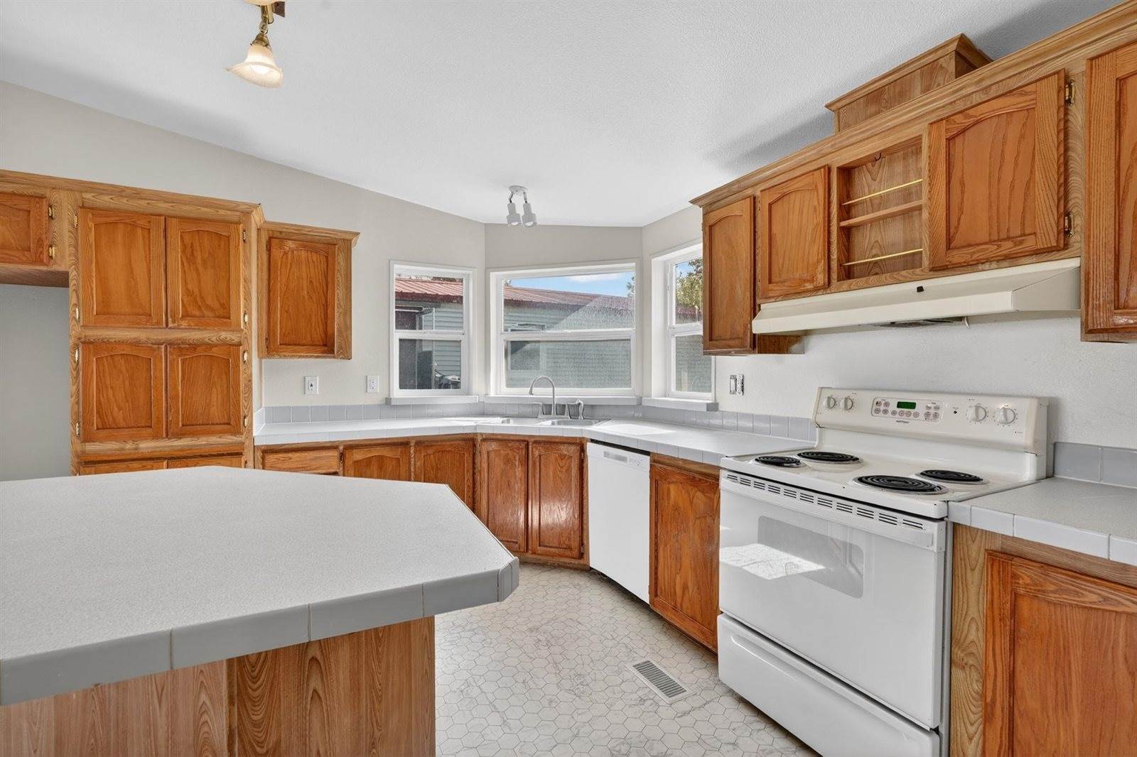 420 Johnson Street, American Falls, ID 83211