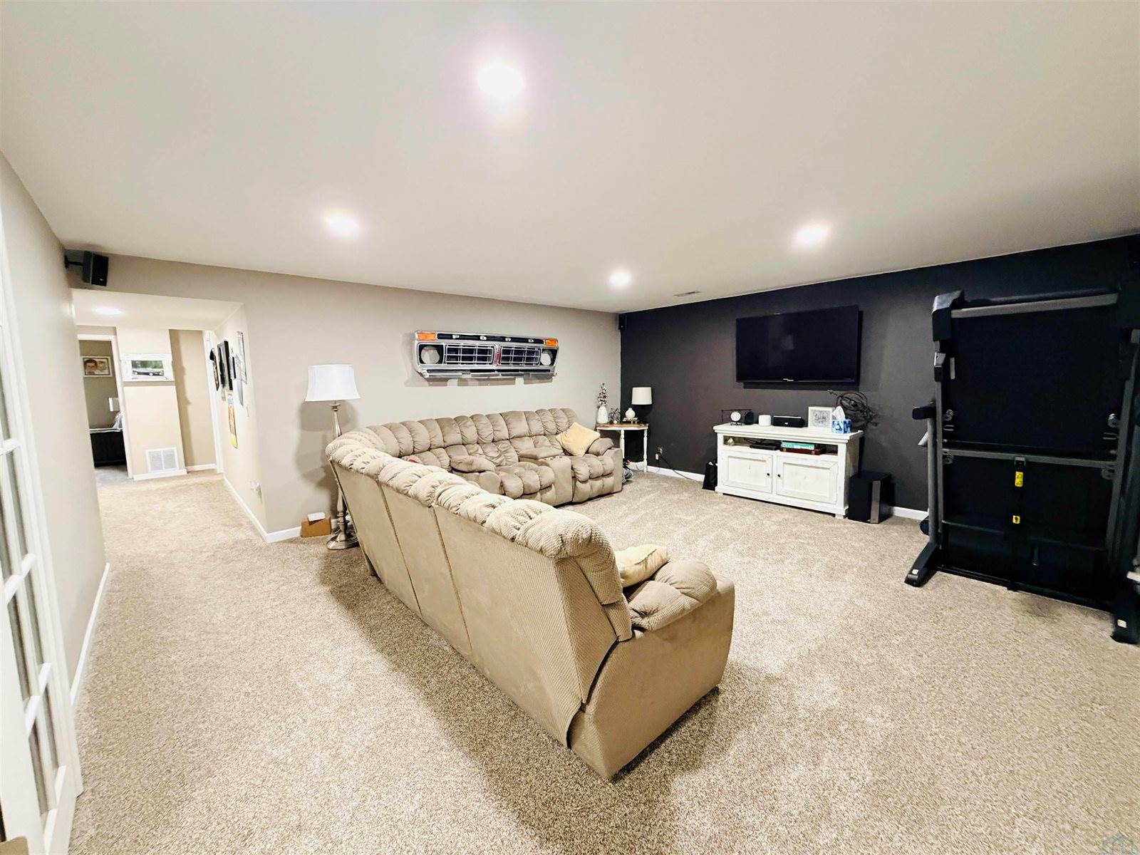 1611 SW Sunset Dr, LeMars, IA 51031