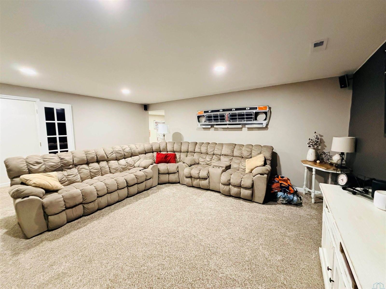 1611 SW Sunset Dr, LeMars, IA 51031