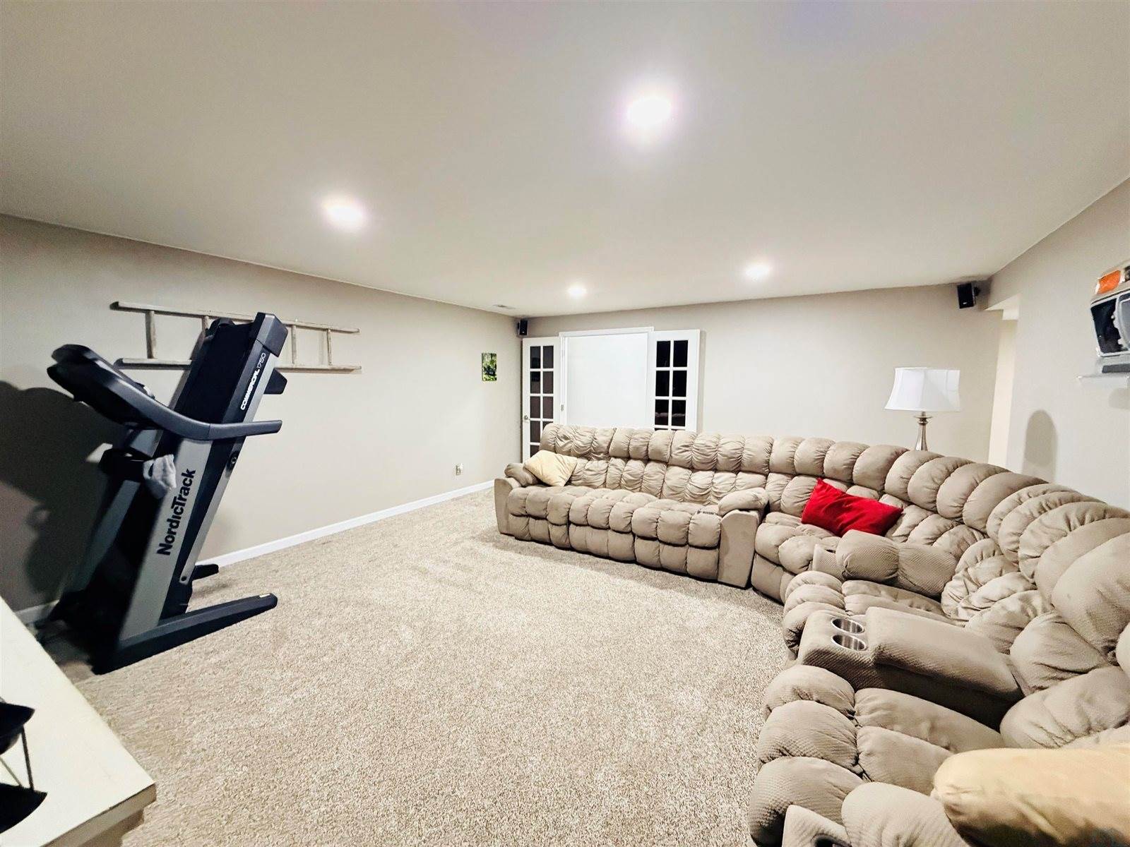 1611 SW Sunset Dr, LeMars, IA 51031