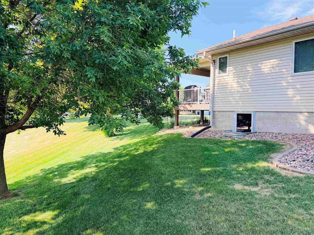 1611 SW Sunset Dr, LeMars, IA 51031