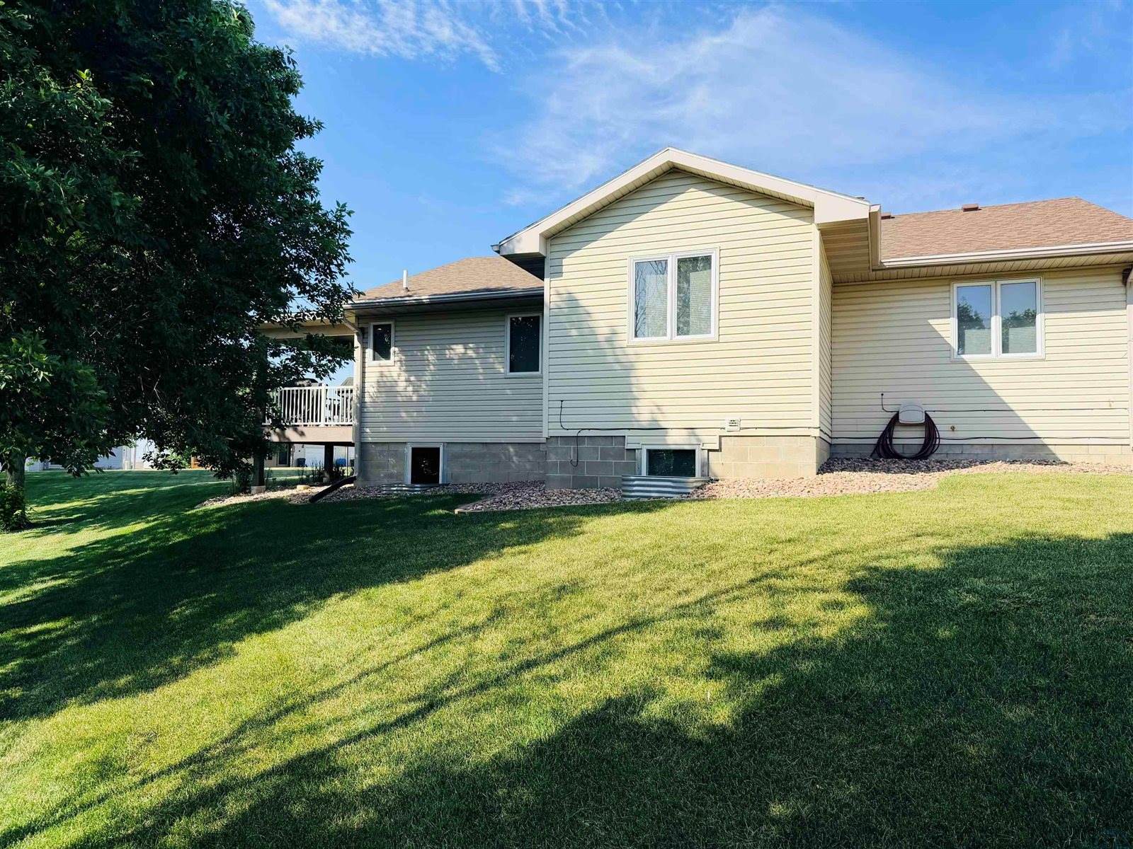 1611 SW Sunset Dr, LeMars, IA 51031