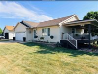 1611 SW Sunset Dr, LeMars, IA 51031