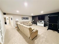 1611 SW Sunset Dr, LeMars, IA 51031