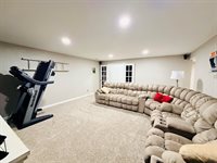 1611 SW Sunset Dr, LeMars, IA 51031