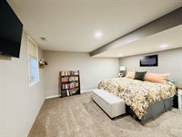 1611 SW Sunset Dr, LeMars, IA 51031