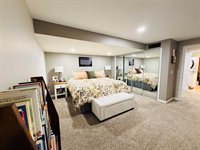 1611 SW Sunset Dr, LeMars, IA 51031