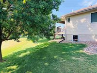 1611 SW Sunset Dr, LeMars, IA 51031