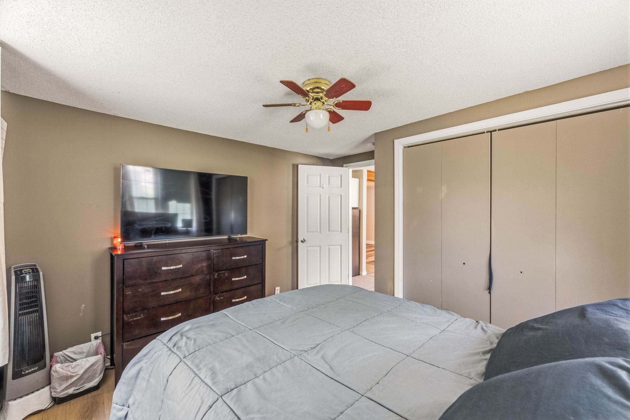 2400 51st St, Kansas City, KS 66104