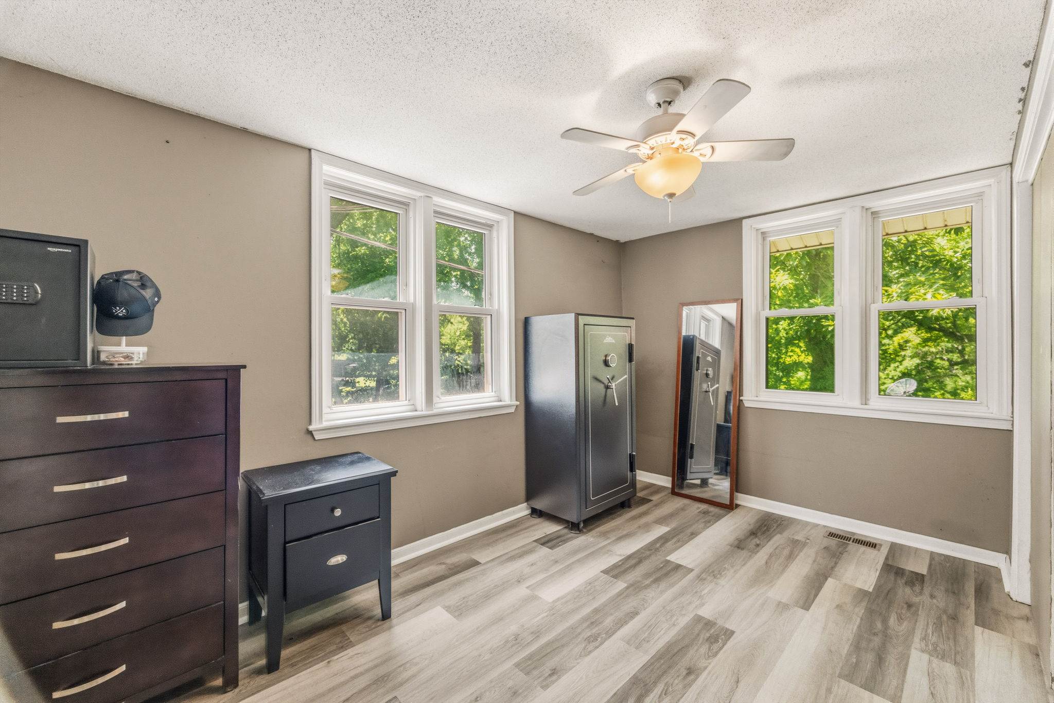 2400 51st St, Kansas City, KS 66104