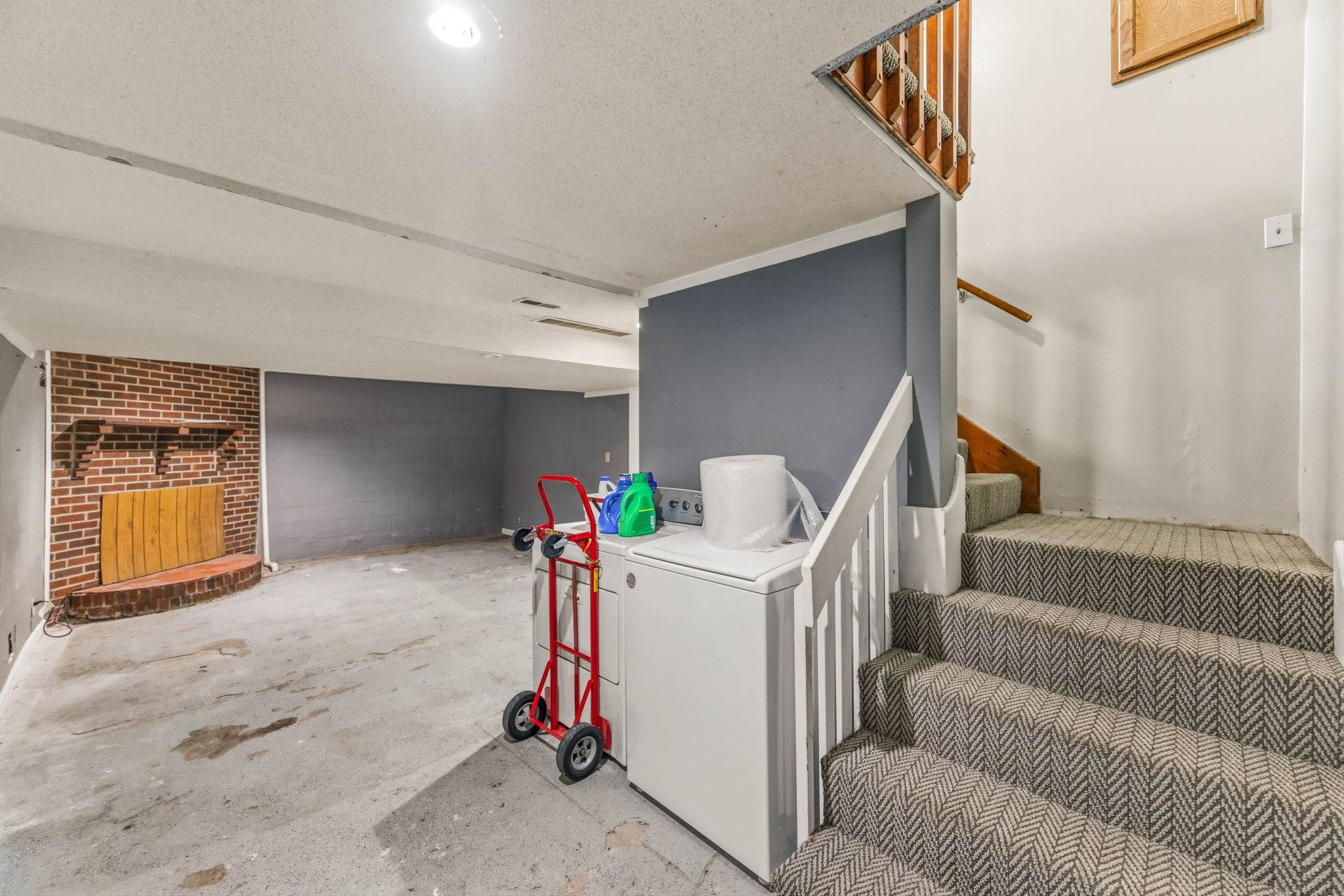 2400 51st St, Kansas City, KS 66104