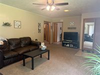 331 S 4th St, Akron, IA 51001