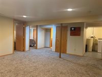 331 S 4th St, Akron, IA 51001