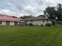 331 S 4th St, Akron, IA 51001