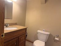 331 S 4th St, Akron, IA 51001