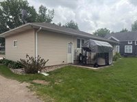 331 S 4th St, Akron, IA 51001