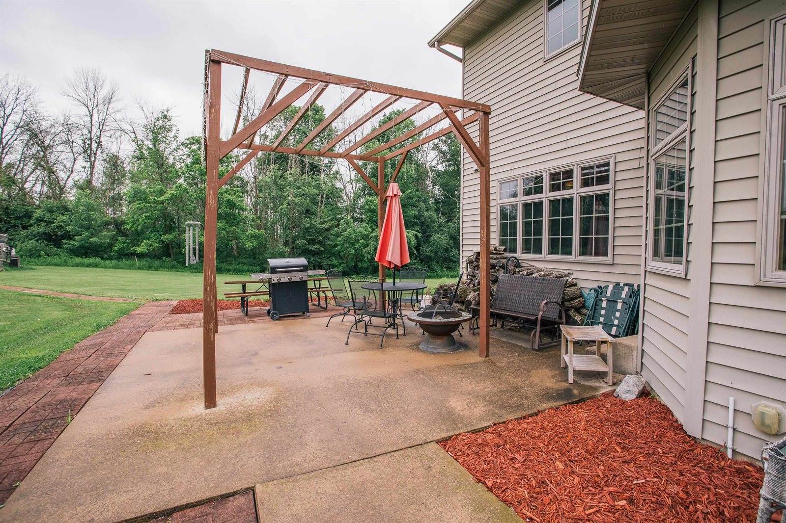 W5798 Rolling Hills Drive, Neillsville, WI 54456