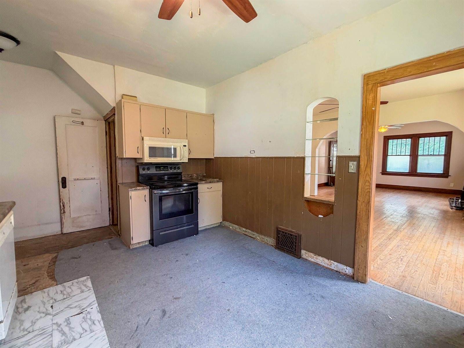 1240 Fairmount Avenue, Council Bluffs, IA 51503