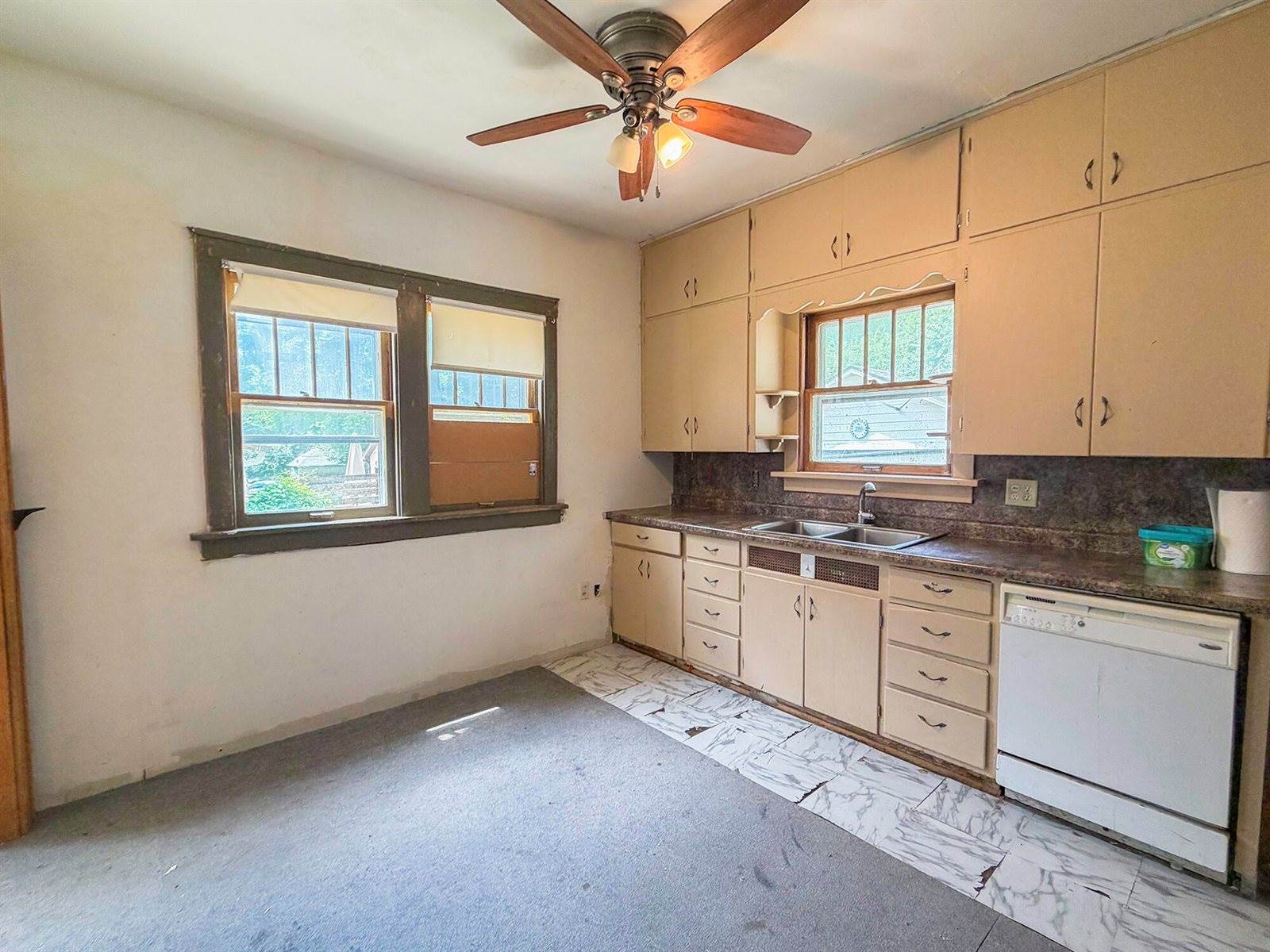 1240 Fairmount Avenue, Council Bluffs, IA 51503