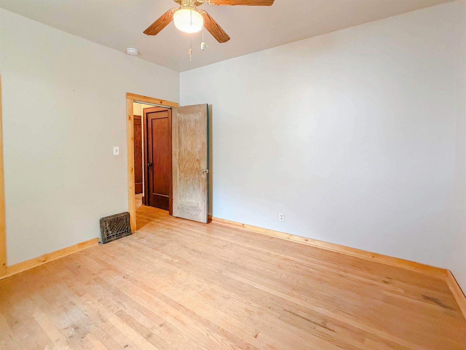 1240 Fairmount Avenue, Council Bluffs, IA 51503
