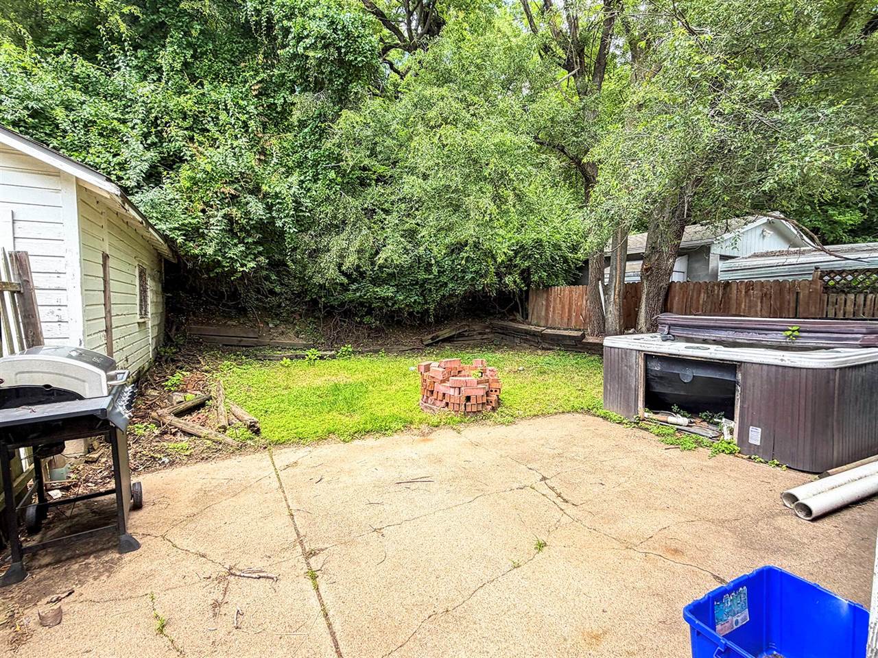 1240 Fairmount Avenue, Council Bluffs, IA 51503