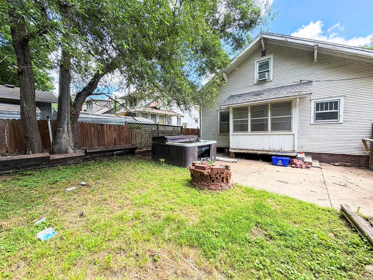 1240 Fairmount Avenue, Council Bluffs, IA 51503