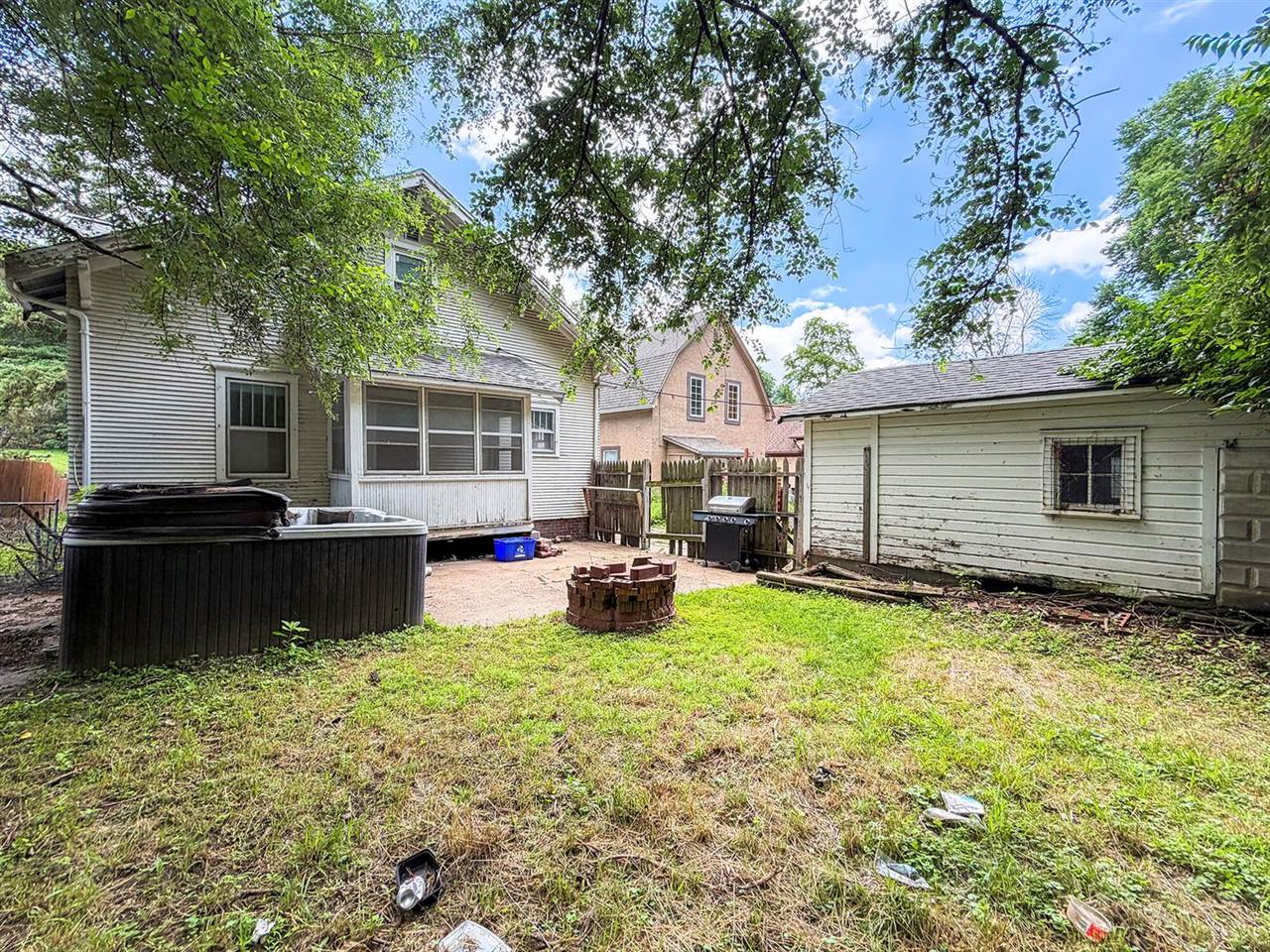 1240 Fairmount Avenue, Council Bluffs, IA 51503