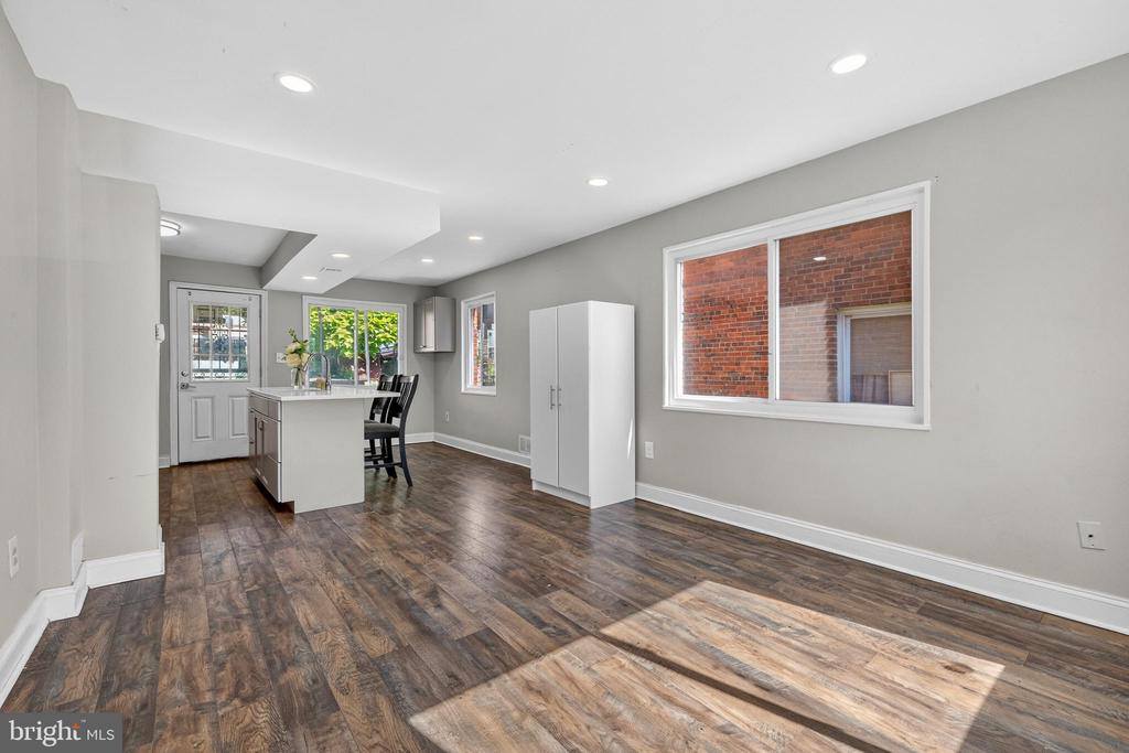 206 53RD Street NE, Washington, DC 20019