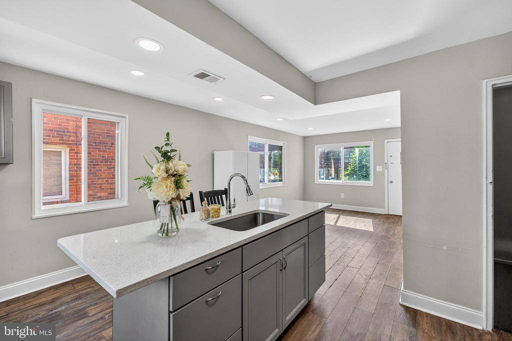 206 53RD Street NE, Washington, DC 20019