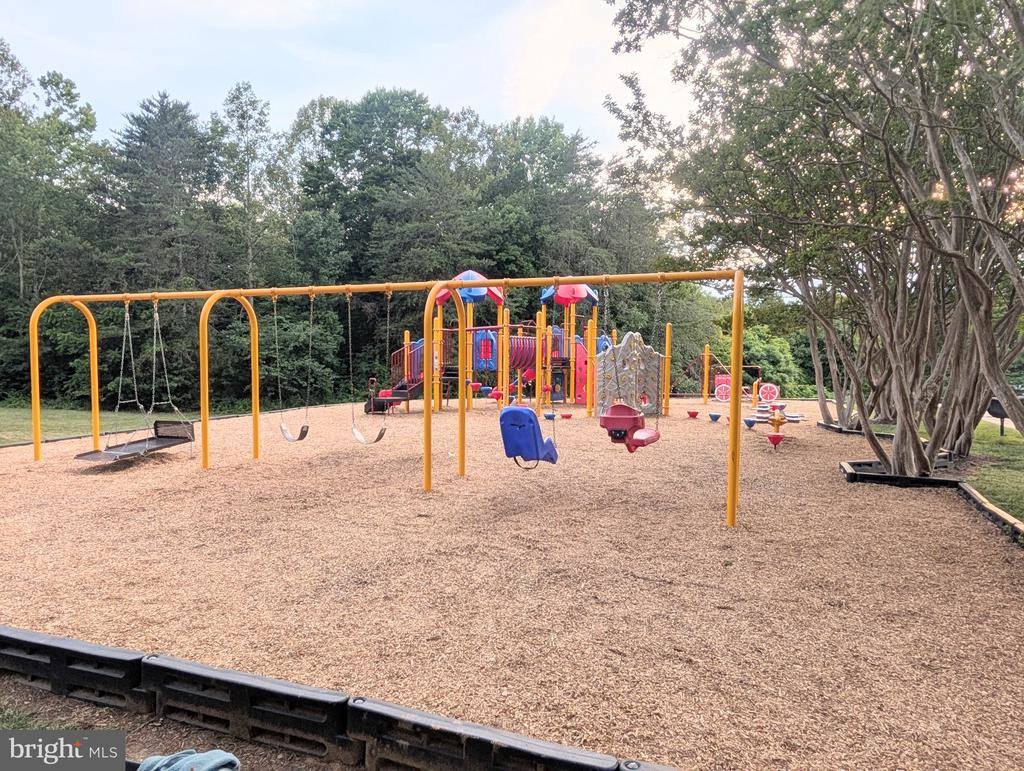 17 Warwick Way, Stafford, VA 22554