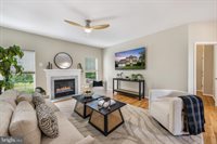 17 Warwick Way, Stafford, VA 22554