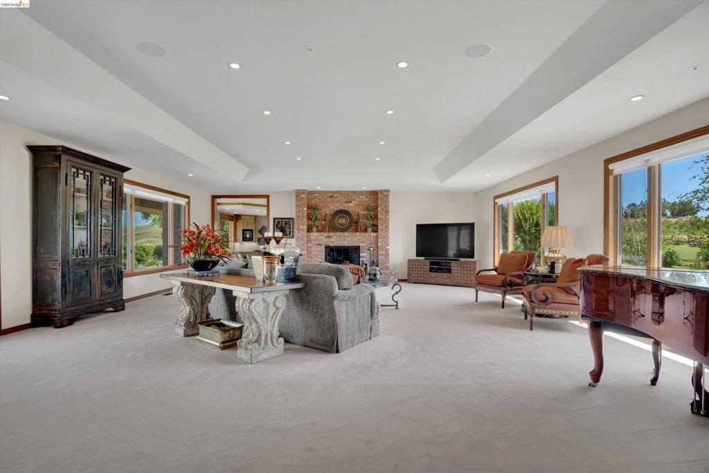 5885 Bruce Dr, Danville, CA 94506