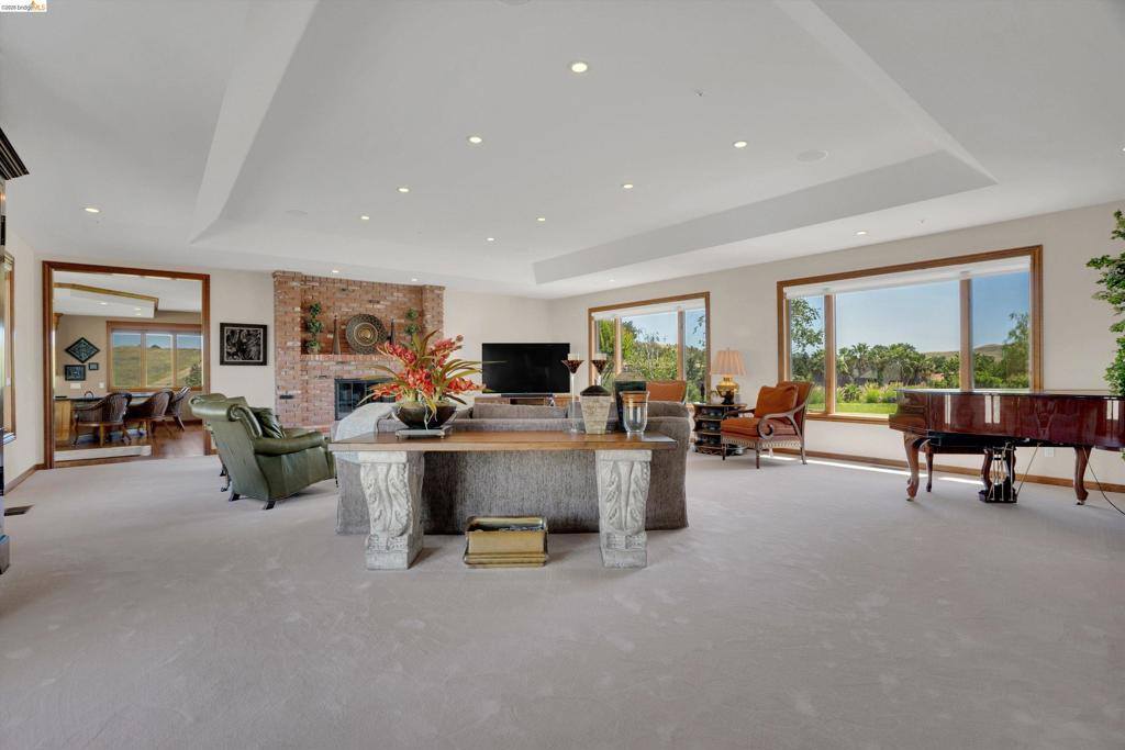 5885 Bruce Dr, Danville, CA 94506