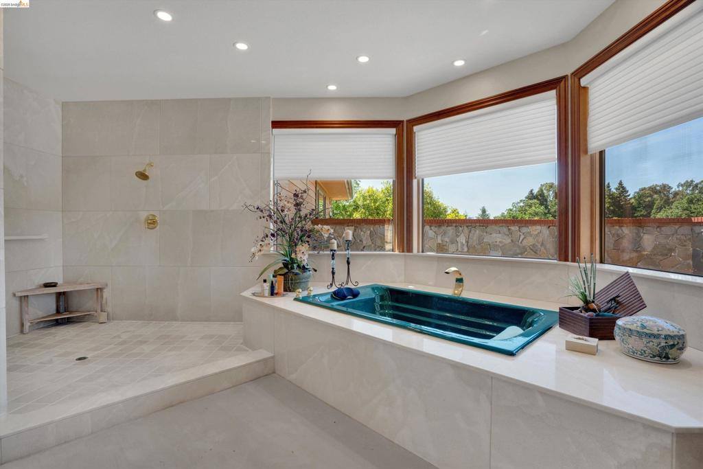 5885 Bruce Dr, Danville, CA 94506