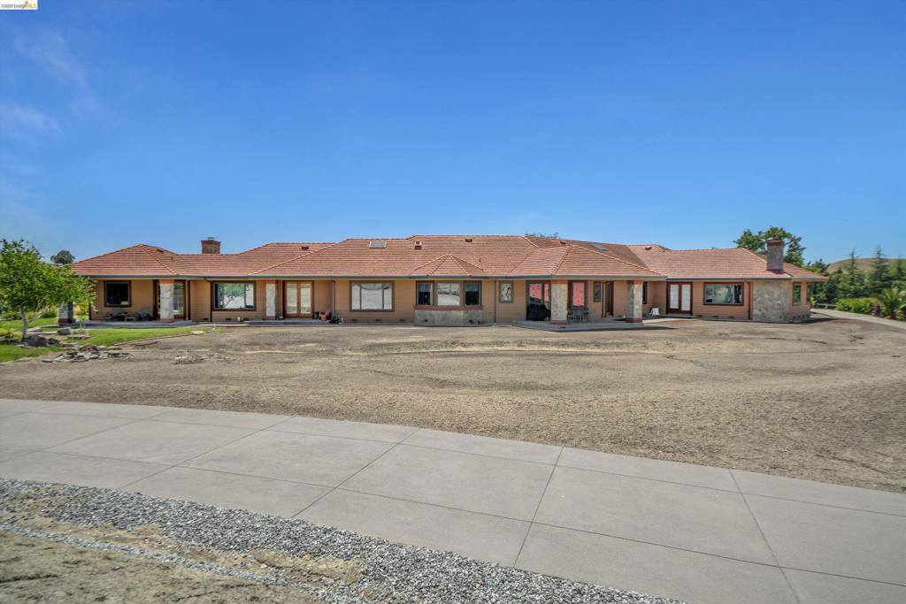 5885 Bruce Dr, Danville, CA 94506