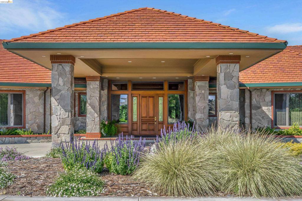 5885 Bruce Dr, Danville, CA 94506