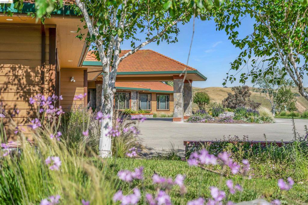 5885 Bruce Dr, Danville, CA 94506