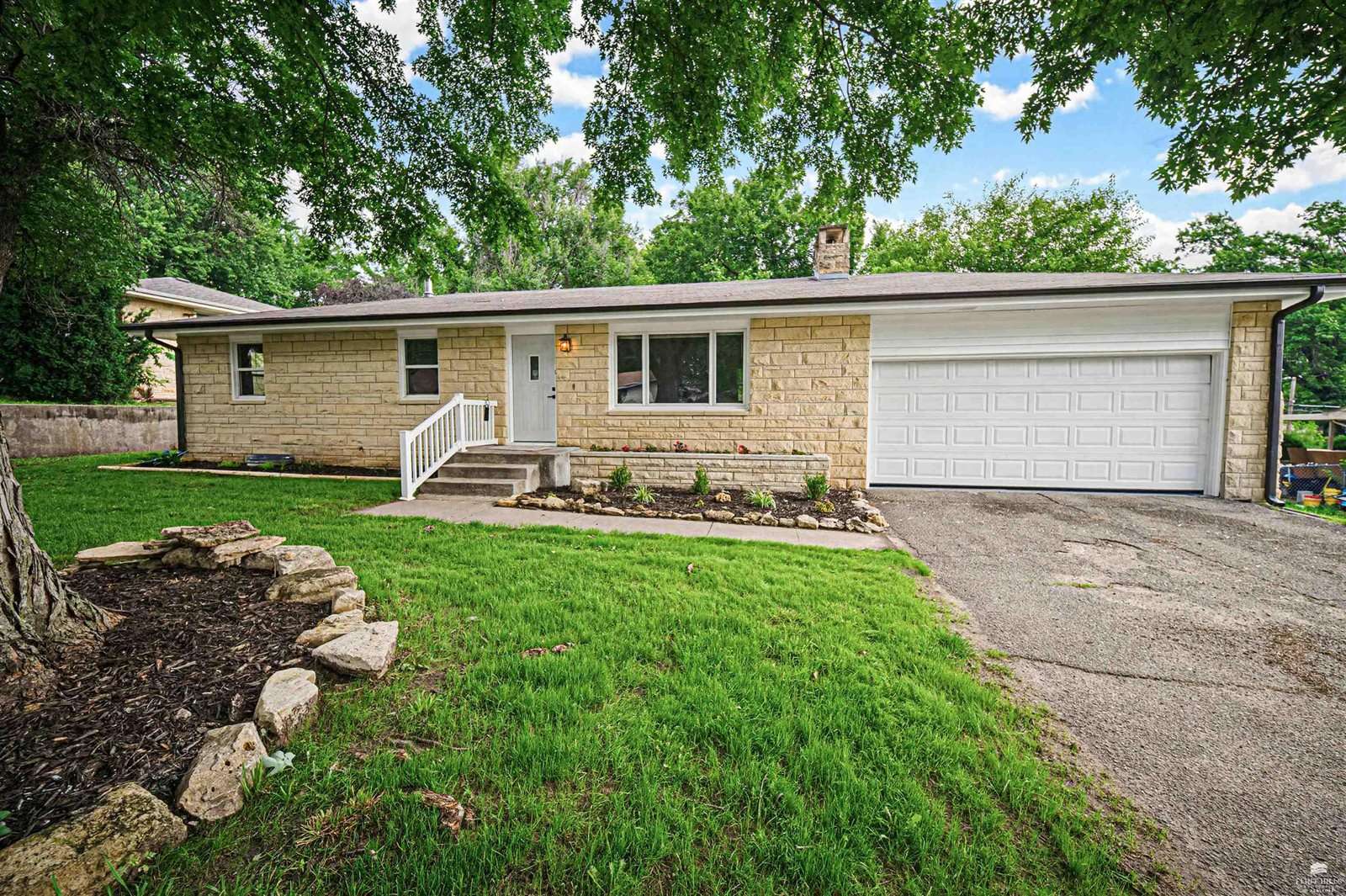 712 West Spruce Street, Junction City, KS 66441