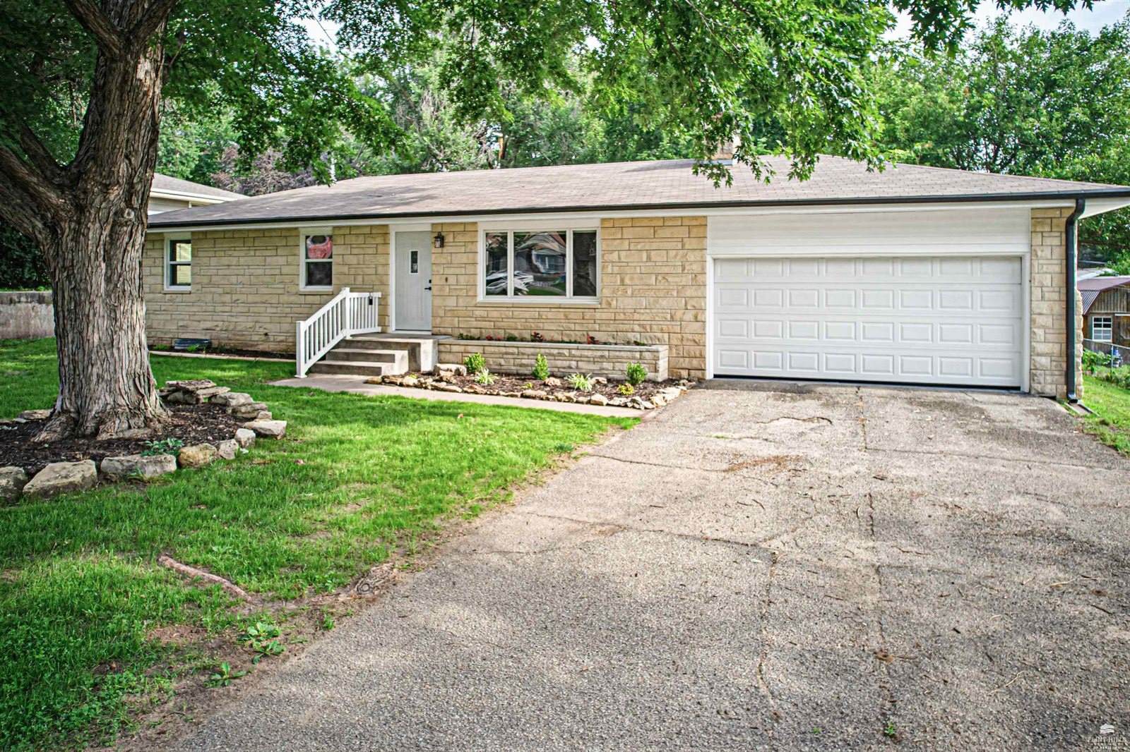 712 West Spruce Street, Junction City, KS 66441