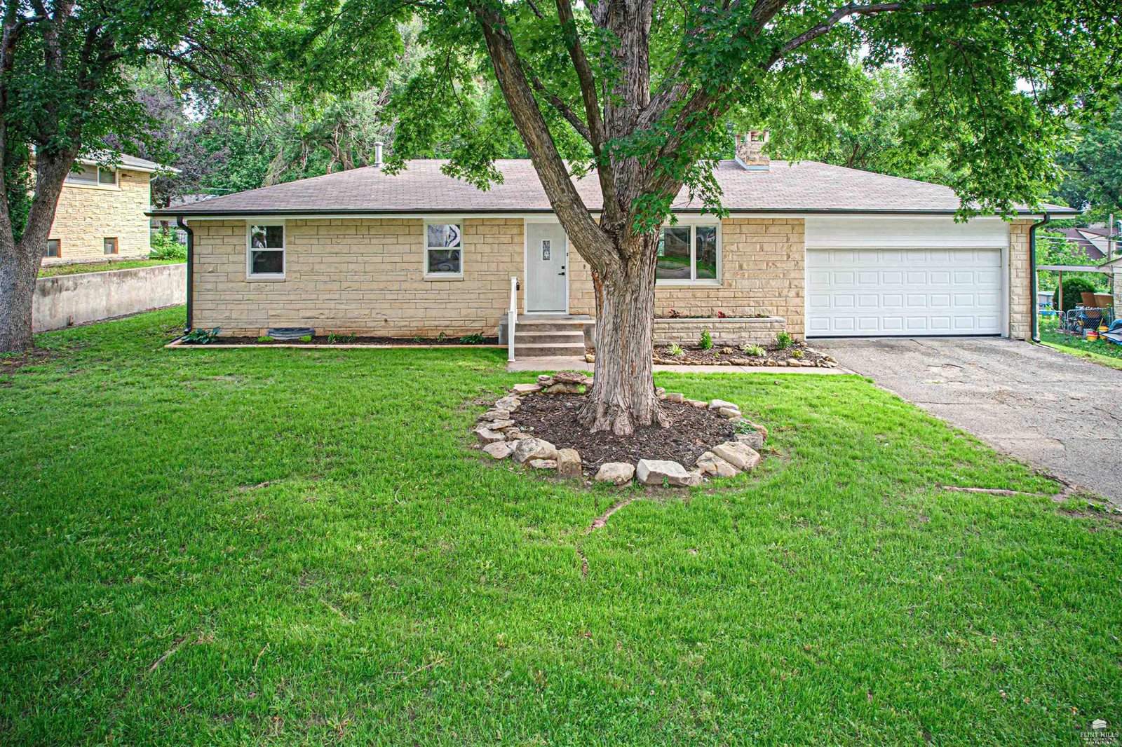 712 West Spruce Street, Junction City, KS 66441