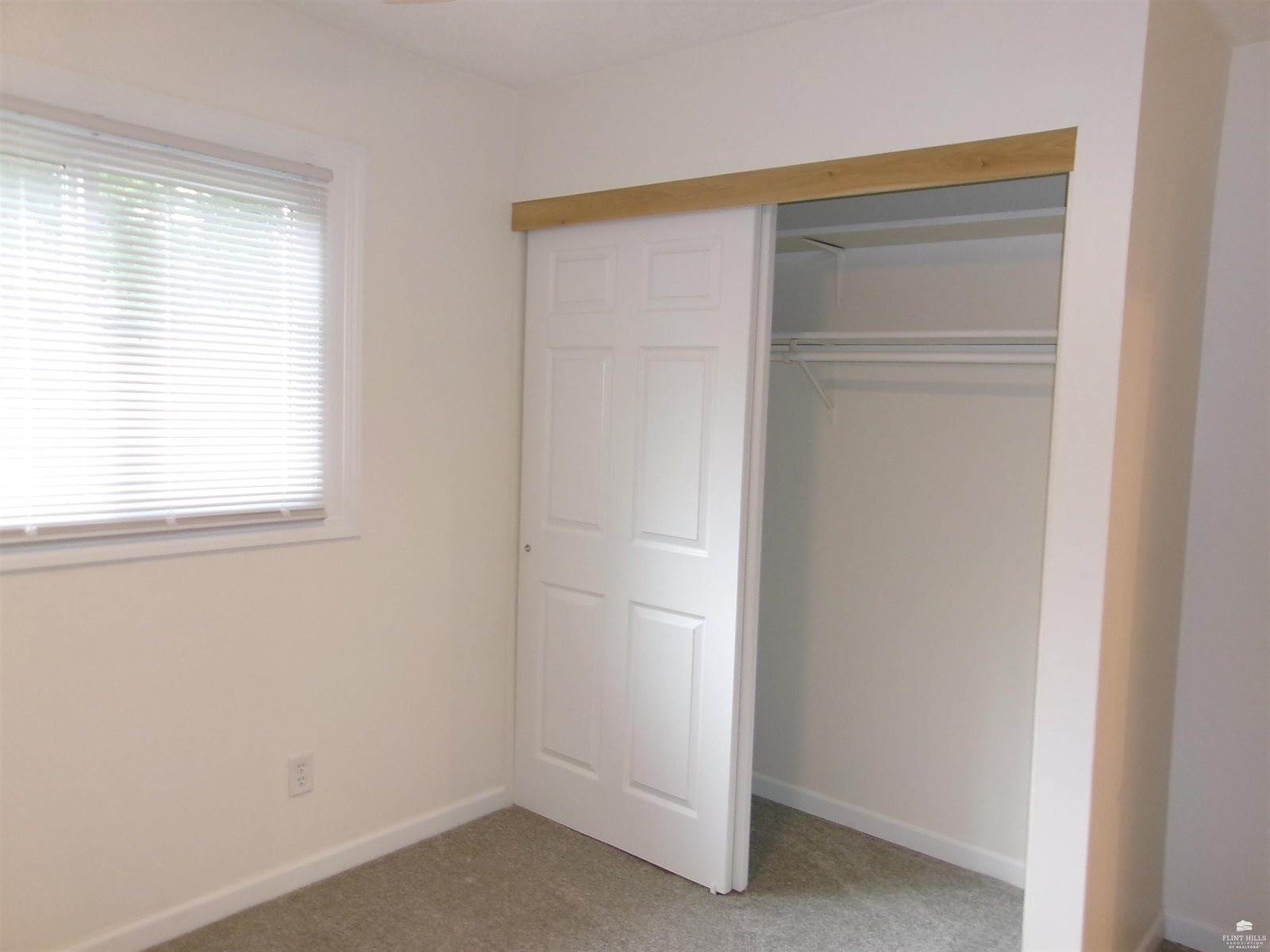 2426 Galloway Drive, Manhattan, KS 66502