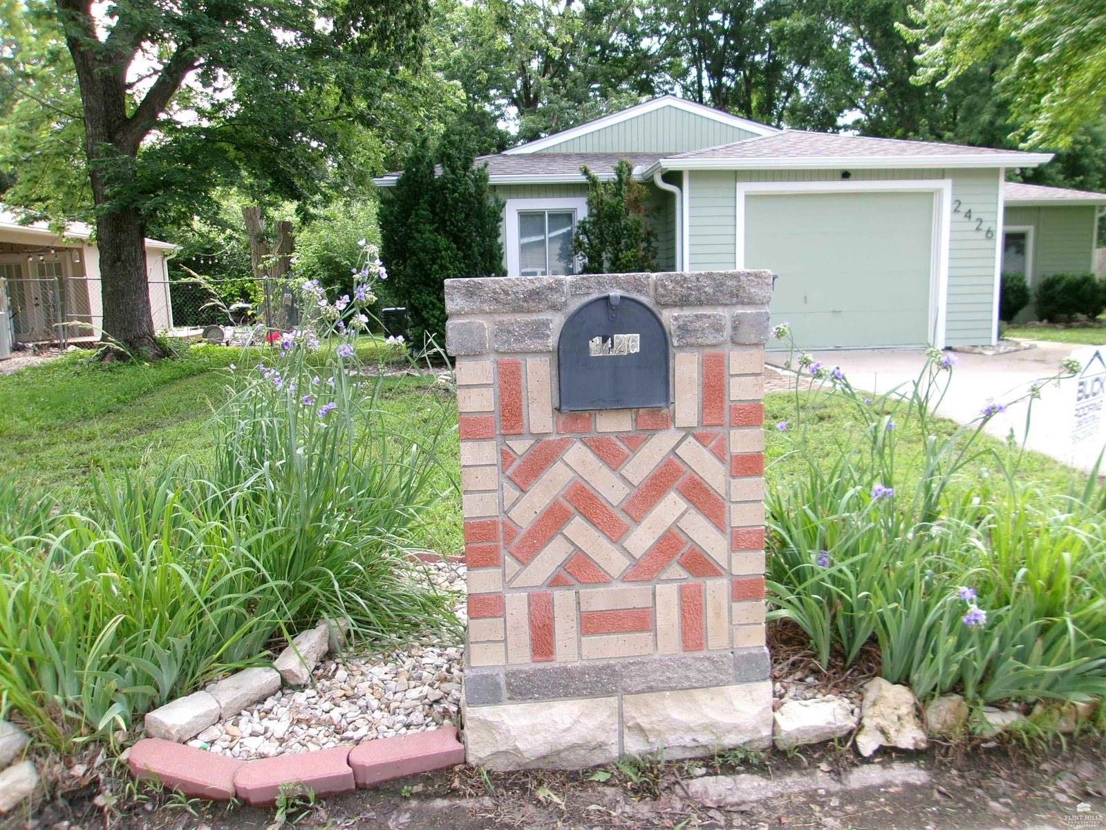 2426 Galloway Drive, Manhattan, KS 66502