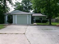 2426 Galloway Drive, Manhattan, KS 66502