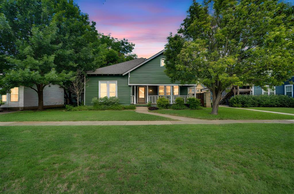 105 South 3rd Street, Midlothian, TX 76065